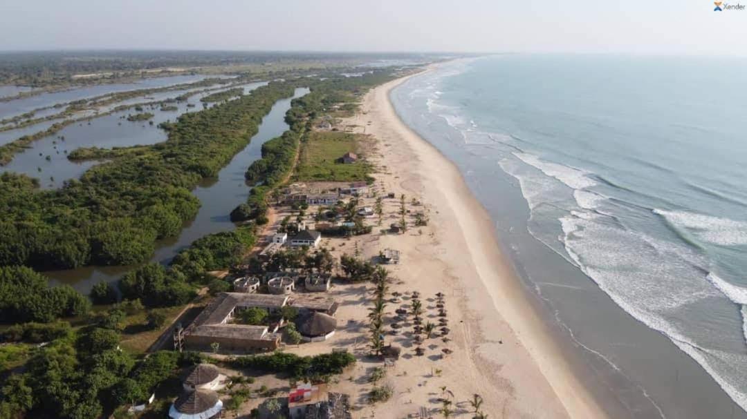 Santana Beachclub Sanyang Bagian luar foto