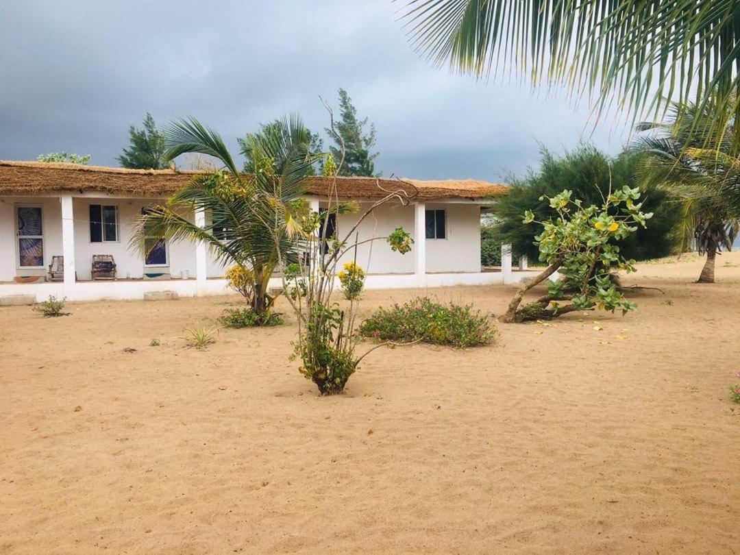 Santana Beachclub Sanyang Bagian luar foto