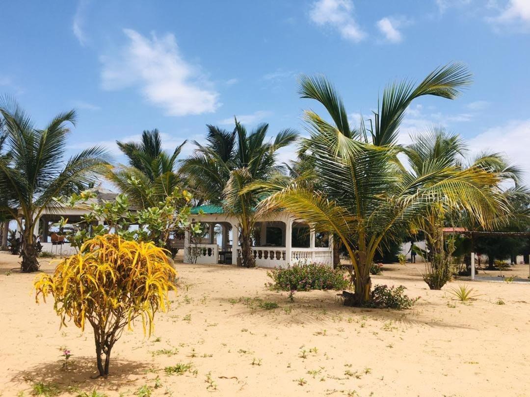 Santana Beachclub Sanyang Bagian luar foto
